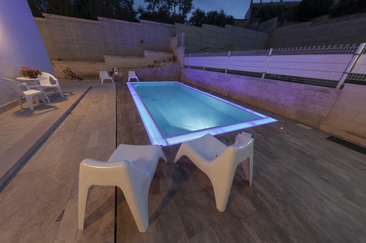 Ofra Guest house *